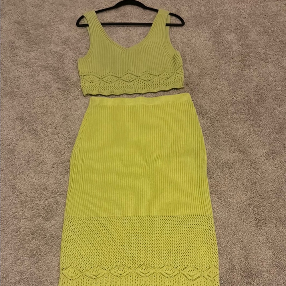 BNWOT House of Harlow 1960 Yellow Green Crochet Knit CropTop Midi Skirt Set